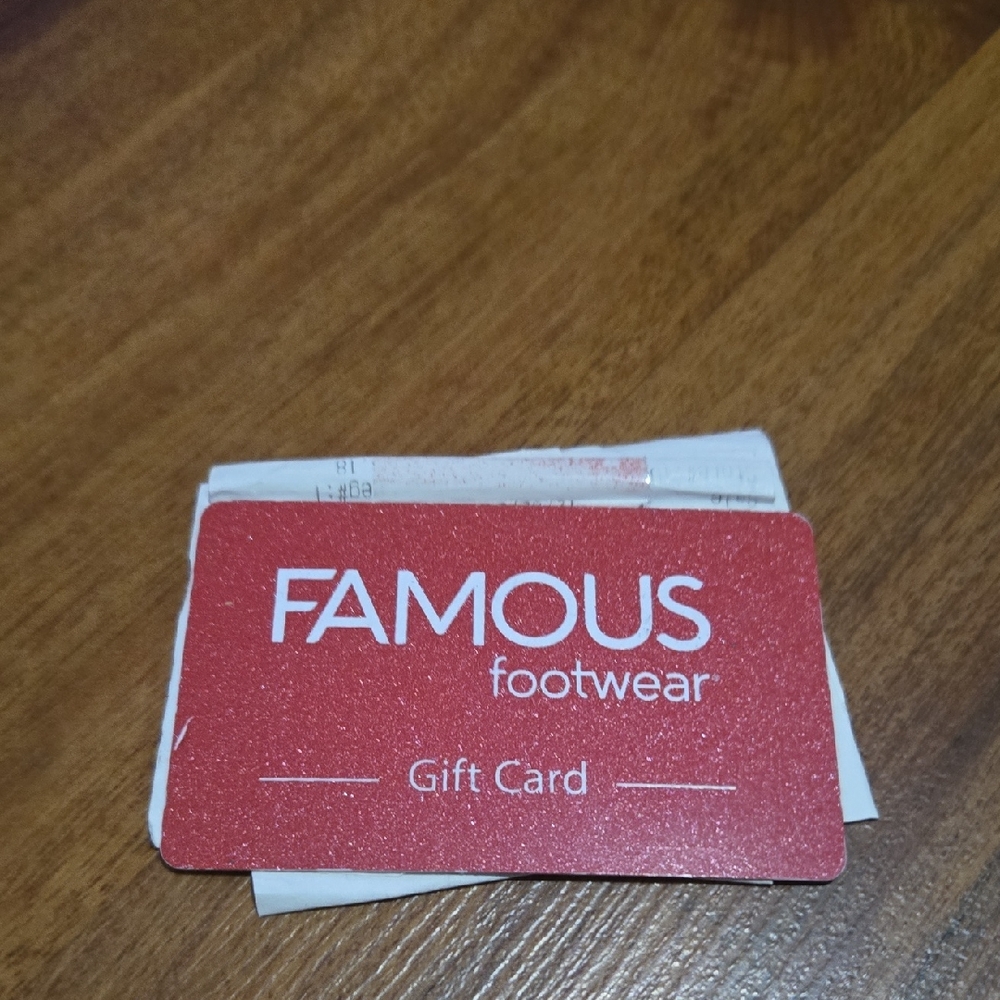 FAMOUS FOOTWEAR Gift Card $40